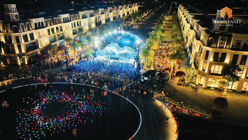 MerryLand Quy Nhơn bùng nổ trong đêm nhạc quy tụ nhiều sao Việt - 1 MerryLand Quy Nhơn bùng nổ trong đêm nhạc quy tụ nhiều sao Việt - 1