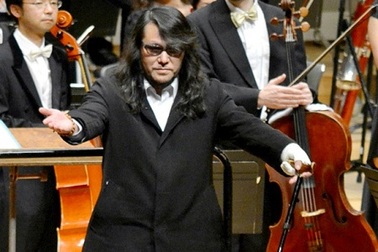 “Cú lừa” làm rung chuyển nền âm nhạc Nhật Bản 