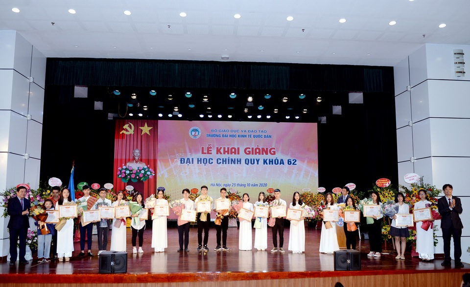 ĐH Kinh tế quốc dân áp dụng công nghệ vào giảng dạy để thành ĐH thông minh - 4 ĐH Kinh tế quốc dân áp dụng công nghệ vào giảng dạy để thành ĐH thông minh - 4