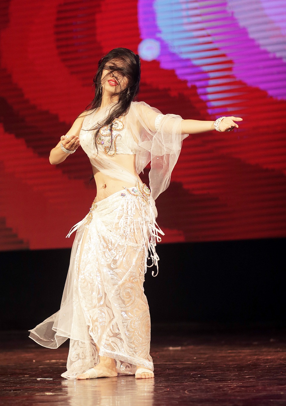 Ngắm đường cong quyến rũ của các vũ công bellydance - 8 Ngắm đường cong quyến rũ của các vũ công bellydance - 8