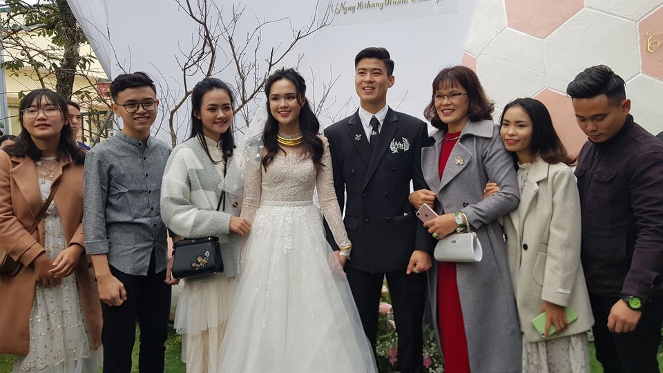 Đám cưới Duy Mạnh - Quỳnh Anh: Cặp đôi trao nhẫn, chính thức là vợ chồng - 1 Đám cưới Duy Mạnh - Quỳnh Anh: Cặp đôi trao nhẫn, chính thức là vợ chồng - 1
