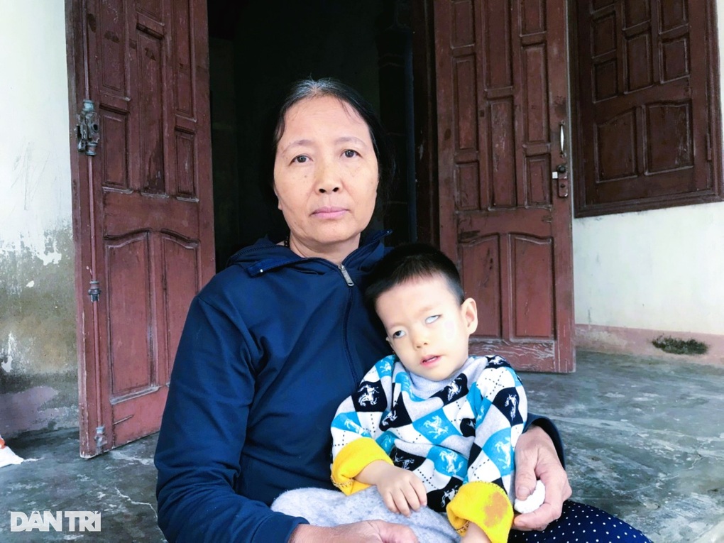 Hai con mắc cùng lúc nhiều bệnh, người mẹ cầu cứu - 2 Hai con mắc cùng lúc nhiều bệnh, người mẹ cầu cứu - 2