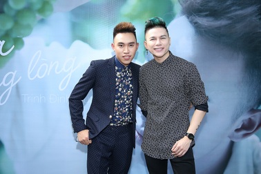 Công khai phẫu thuật thẩm mỹ hỏng, Hoàng Tôn đến ủng hộ Trịnh Đình Quang