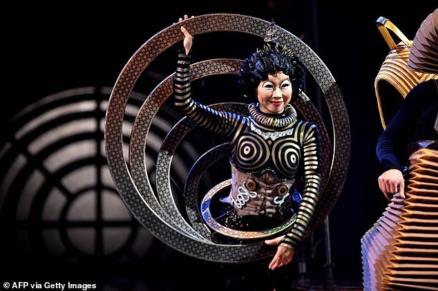 Công ty xiếc lớn nhất thế giới Cirque du Soleil phá sản - 2