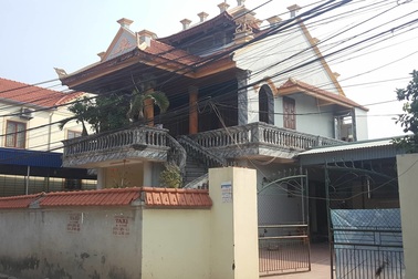 Bất ngờ trước ngôi nhà bằng gỗ lim của "đại gia chân đất" Hải Phòng