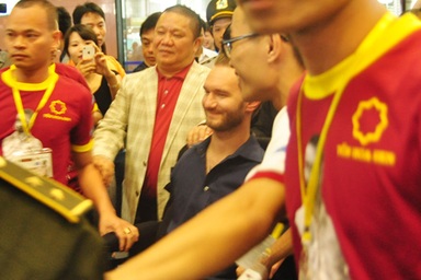 Chàng trai diệu kỳ Nick Vujicic tươi cười xuất hiện tại Hà Nội