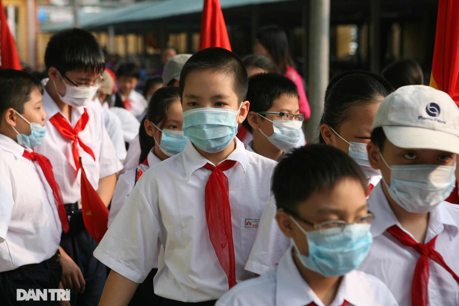Nhìn lại Lễ khai giảng đặc biệt 12 năm trước trong đại dịch cúm A/H1N1 - 4 Nhìn lại Lễ khai giảng đặc biệt 12 năm trước trong đại dịch cúm A/H1N1 - 4