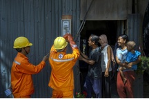 Gần 500 tác phẩm tham gia cuộc thi “50 năm vượt nắng thắng mưa - Thắp sáng khát vọng thịnh vượng"