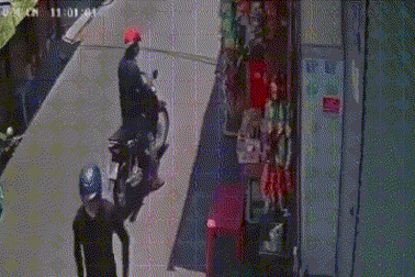 Nam shipper ở TPHCM bị trộm xe máy với hơn 80 đơn hàng