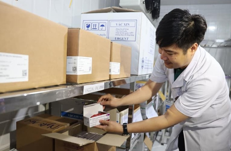 Lô vắc xin được chuyển đến bảo quản tại kho của CDC Nghệ An. Lô vắc xin được chuyển đến bảo quản tại kho của CDC Nghệ An.