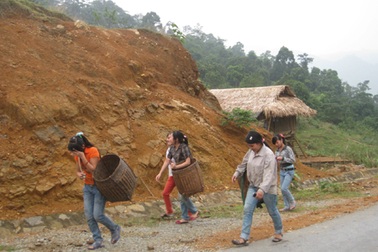 Kinh hoàng nạn buôn bán phụ nữ, trẻ em gái