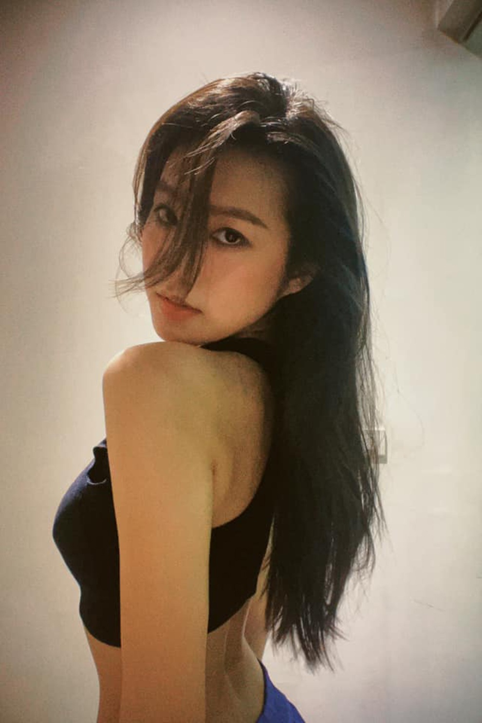 Nữ sinh Trường ĐH Luật Hà Nội lọt top 10 Hoa hậu Việt Nam khoe vòng eo 55cm - 4 Nữ sinh Trường ĐH Luật Hà Nội lọt top 10 Hoa hậu Việt Nam khoe vòng eo 55cm - 4