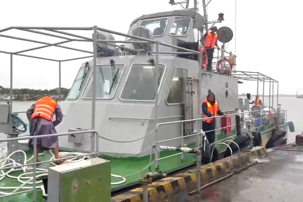 Nhiều nơi đang mưa lớn, các tỉnh thành miền Trung ứng phó bão Wutip - 4 Nhiều nơi đang mưa lớn, các tỉnh thành miền Trung ứng phó bão Wutip - 4