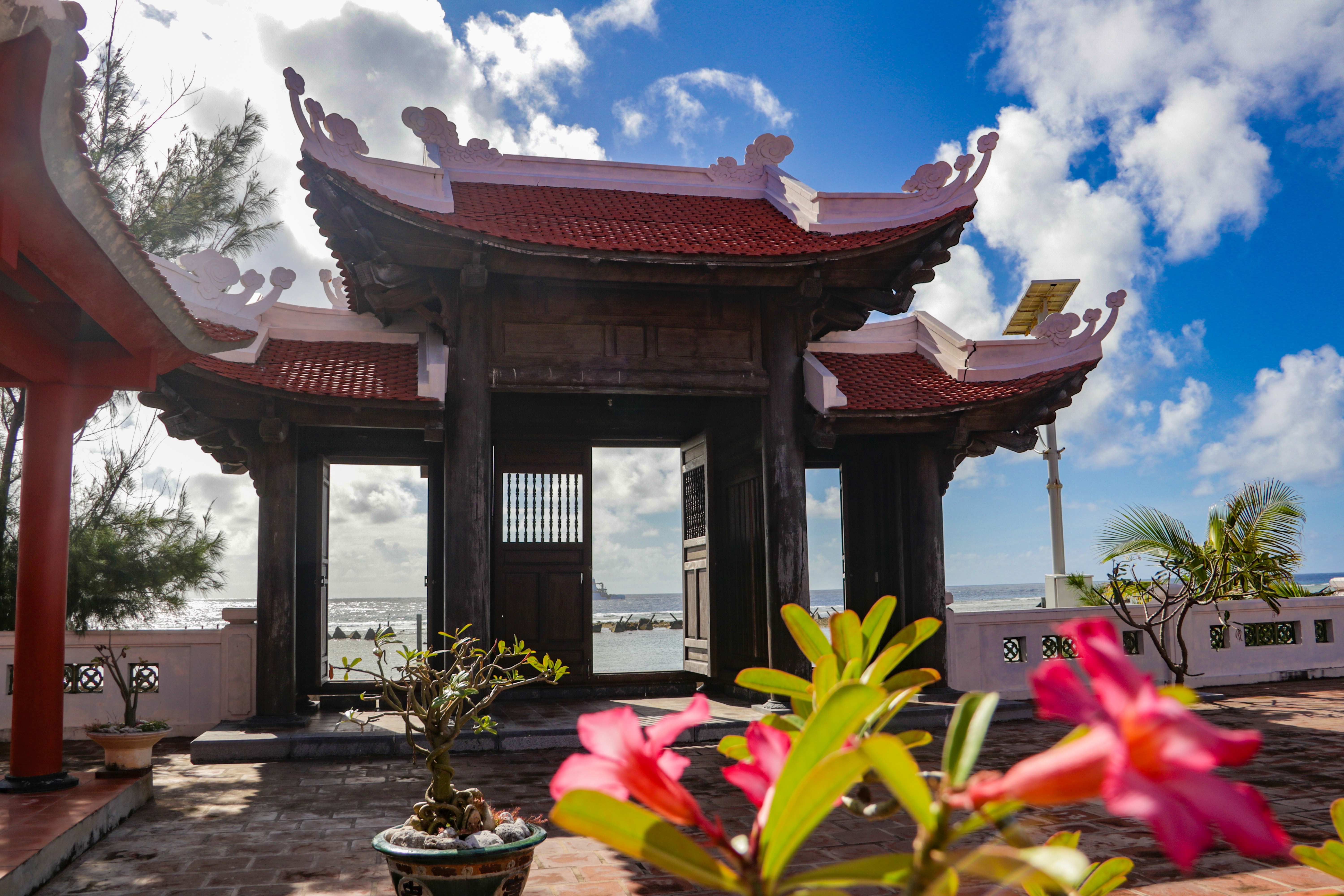 Chiêm ngưỡng ngôi chùa danh tiếng ở huyện đảo Trường Sa - 17 Chiêm ngưỡng ngôi chùa danh tiếng ở huyện đảo Trường Sa - 17