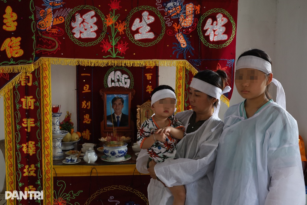 Nỗi đau khôn nguôi của 4 mẹ con sau cơn thịnh nộ bão Kalmaegi - 2 Nỗi đau khôn nguôi của 4 mẹ con sau cơn thịnh nộ bão Kalmaegi - 2