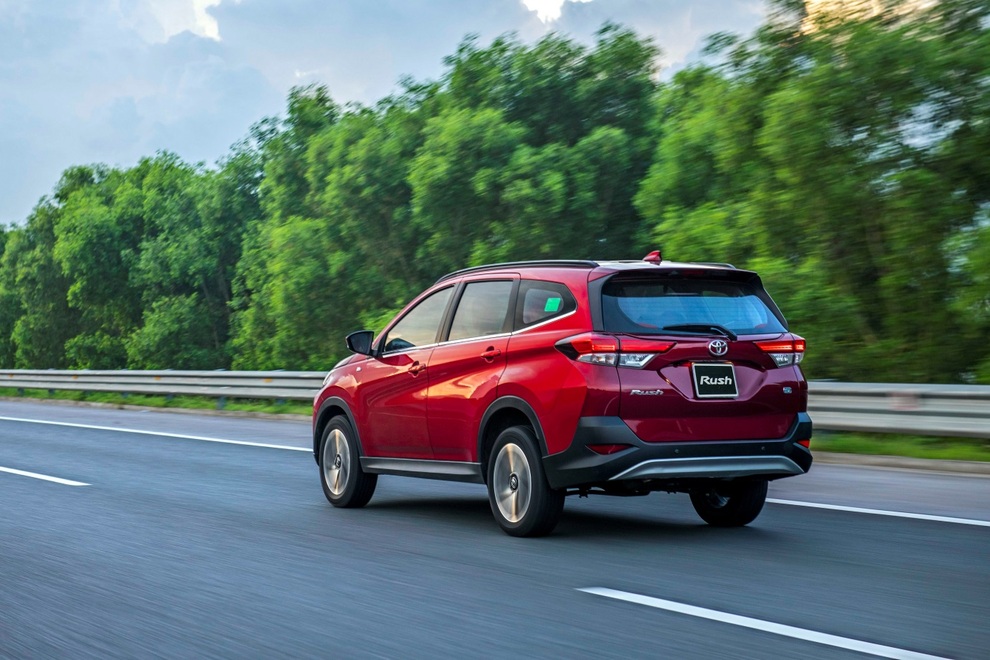 Doanh số Toyota Rush tăng gấp đôi nhờ hàng loạt ưu đãi hấp dẫn - 3 Doanh số Toyota Rush tăng gấp đôi nhờ hàng loạt ưu đãi hấp dẫn - 3