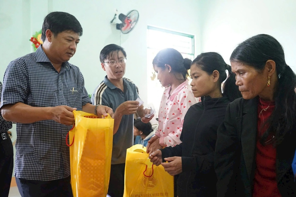 Ổn định chỗ ở cho người dân bị sạt lở, mất nhà - 2 Ổn định chỗ ở cho người dân bị sạt lở, mất nhà - 2