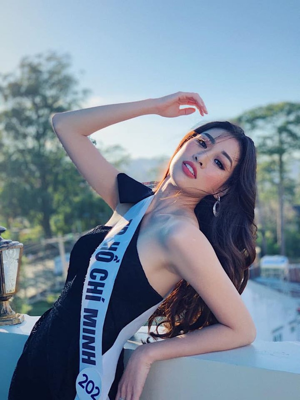 Tân Hoa hậu Hoàn vũ Việt Nam 2019 - mỹ nhân nóng bỏng từng “suýt bị xâm hại” - 22 Tân Hoa hậu Hoàn vũ Việt Nam 2019 - mỹ nhân nóng bỏng từng “suýt bị xâm hại” - 22