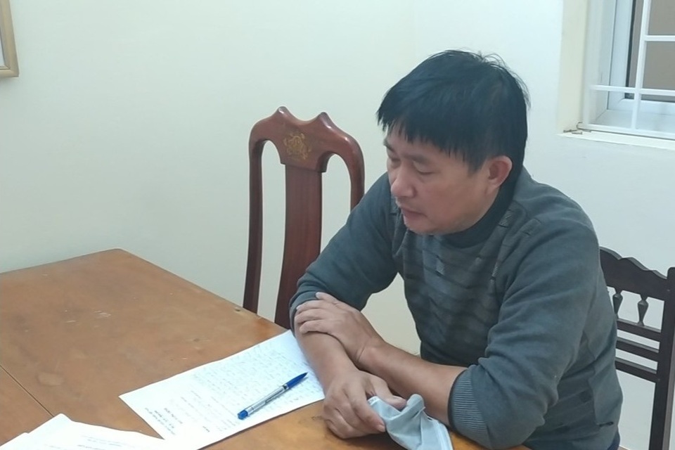 Tài xế nhà xe đầu gấu tiếp tục đánh người - 2 Tài xế nhà xe đầu gấu tiếp tục đánh người - 2