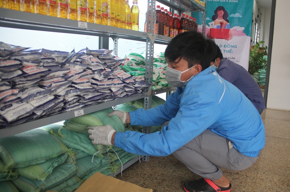 “Siêu thị 0 đồng” - Siêu thị hạnh phúc của người nghèo! - 3 “Siêu thị 0 đồng” - Siêu thị hạnh phúc của người nghèo! - 3