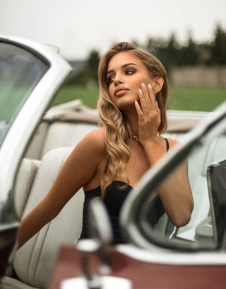 Vẻ đẹp như thiên thần của mỹ nhân vừa đăng quang Hoa hậu Nga 2025 - 3