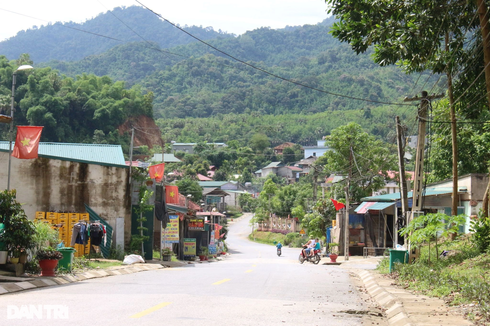 Bệ đỡ giúp bà con vùng đồng bào dân tộc thiểu số thoát nghèo - 3