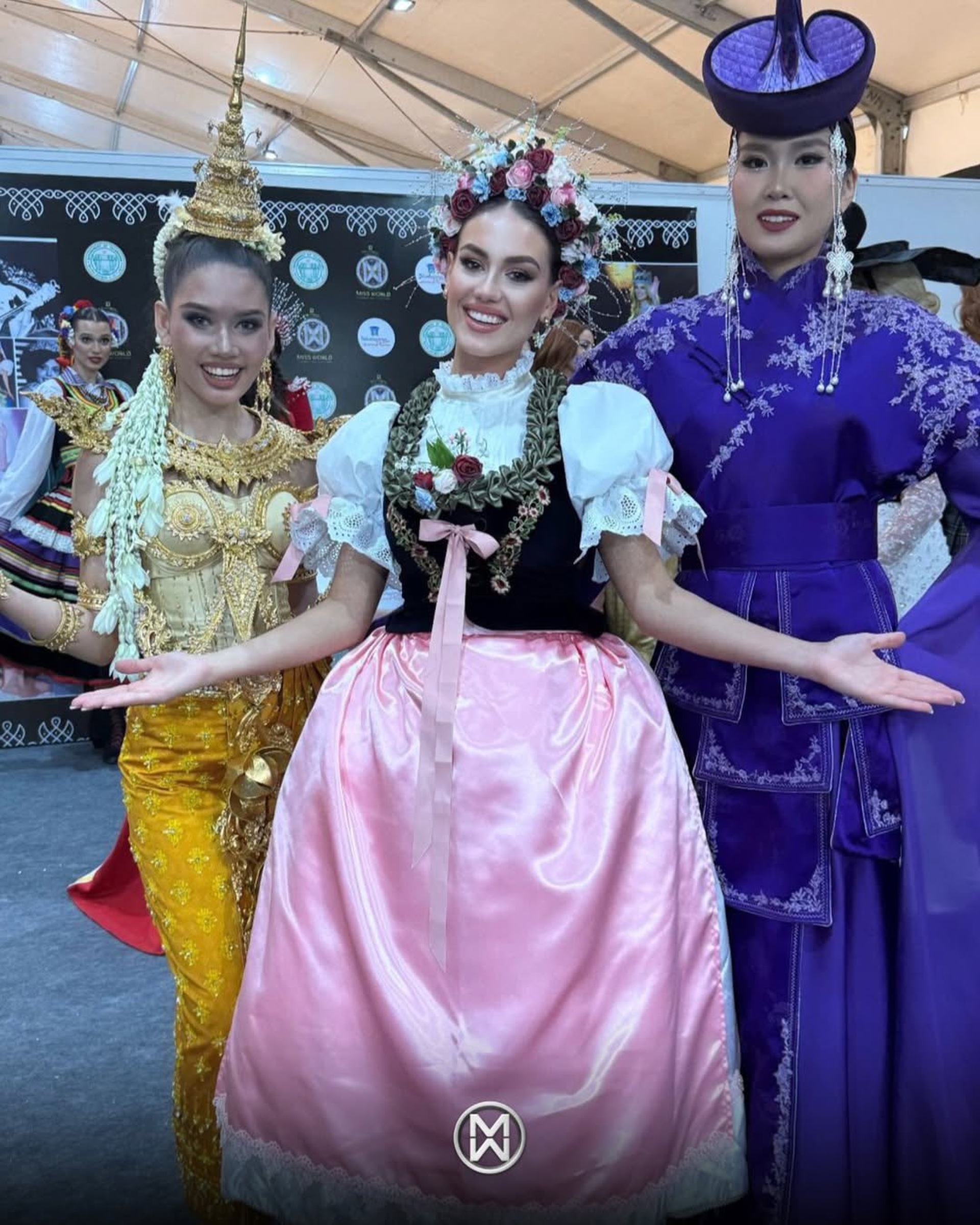 Hoa hậu Ý Nhi mang điệu nhảy từng gây tranh cãi tới Hoa hậu Thế giới - 13 Hoa hậu Ý Nhi mang điệu nhảy từng gây tranh cãi tới Hoa hậu Thế giới - 13
