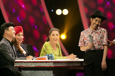 Hồ Ngọc Hà cười ngất trước màn hoá thân thành Trường Giang của MiA