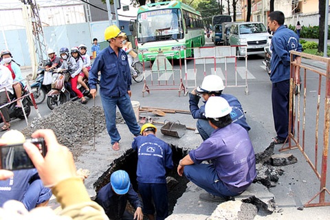 Đình chỉ chức vụ 8 lãnh đạo doanh nghiệp công ích nhận lương “khủng”
