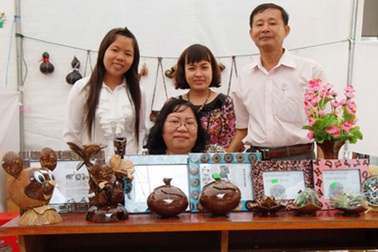 Cô gái tật nguyền quyết tâm sống có ích cho cộng đồng