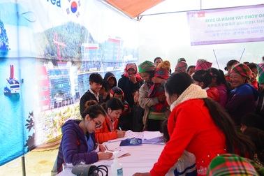 BV Hồng Ngọc hợp tác tổ chức chương trình “Trao vòng tay nhân ái”