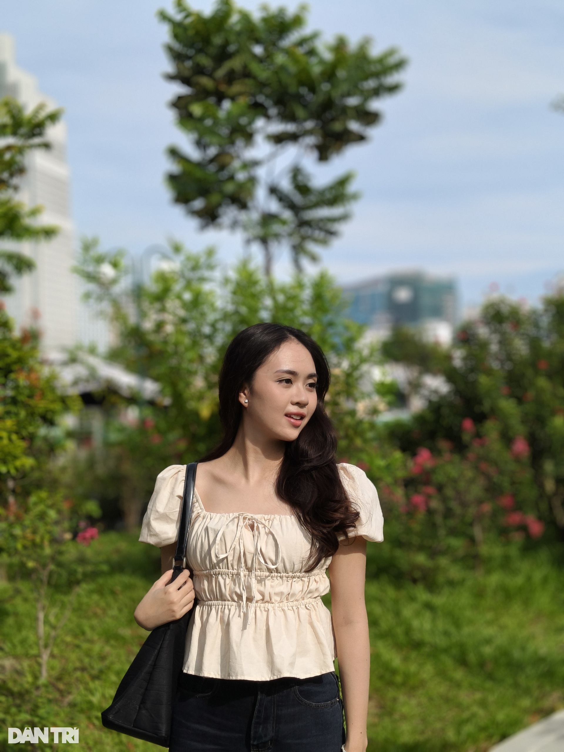 Đánh giá: Oppo Reno14 5G và sức ép từ iPhone 16, Samsung Galaxy S24 - 26