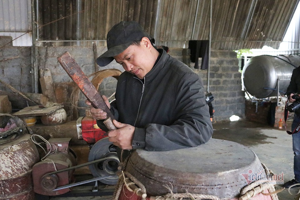 Hậu duệ 9 đời làm trống lý giải bí quyết chọn da trâu - 5