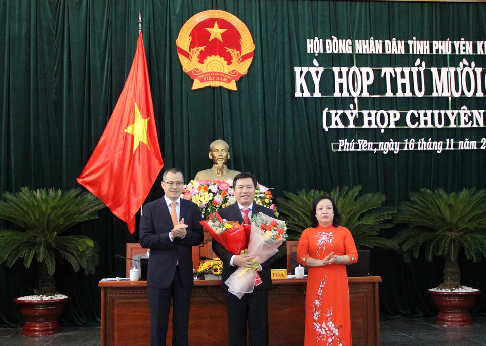 Ông Trần Hữu Thế được bầu làm Chủ tịch tỉnh Phú Yên - 5 Ông Trần Hữu Thế được bầu làm Chủ tịch tỉnh Phú Yên - 5