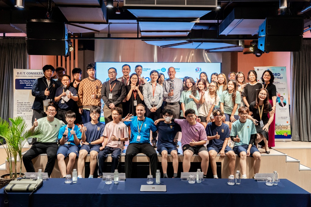 Cựu sinh viên đại học Oxford truyền cảm hứng cho học sinh Victoria School - 4 Cựu sinh viên đại học Oxford truyền cảm hứng cho học sinh Victoria School - 4