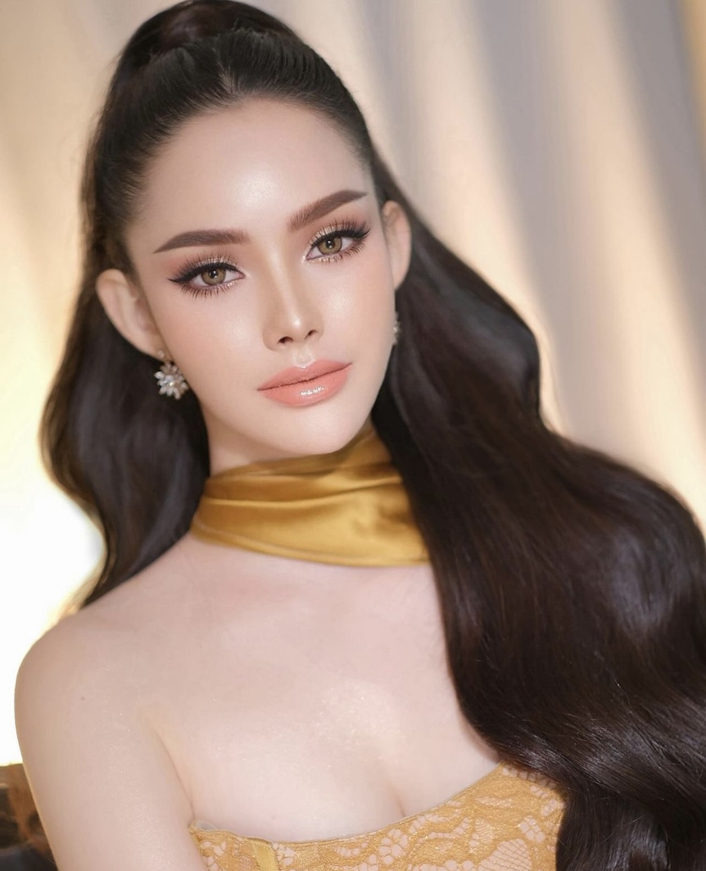 Nhan sắc như búp bê sống của đối thủ Quế Anh tại Hoa hậu Hòa bình 2024 - 2 Nhan sắc như búp bê sống của đối thủ Quế Anh tại Hoa hậu Hòa bình 2024 - 2