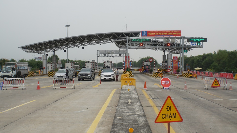 Nhiều xe ra vào Hải Dương phải quay đầu - 1 Nhiều xe ra vào Hải Dương phải quay đầu - 1