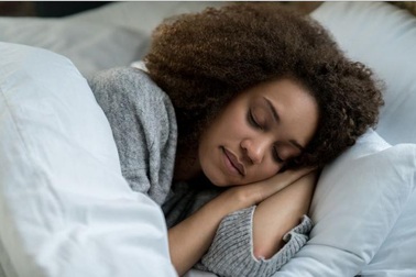 Phụ nữ thức khuya và dạy muộn mắc nguy cơ ung thư vú cao hơn