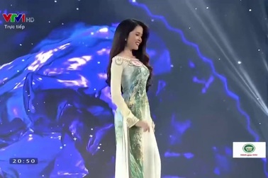 Phần trình diễn áo dài của các thí sinh Hoa hậu 2016