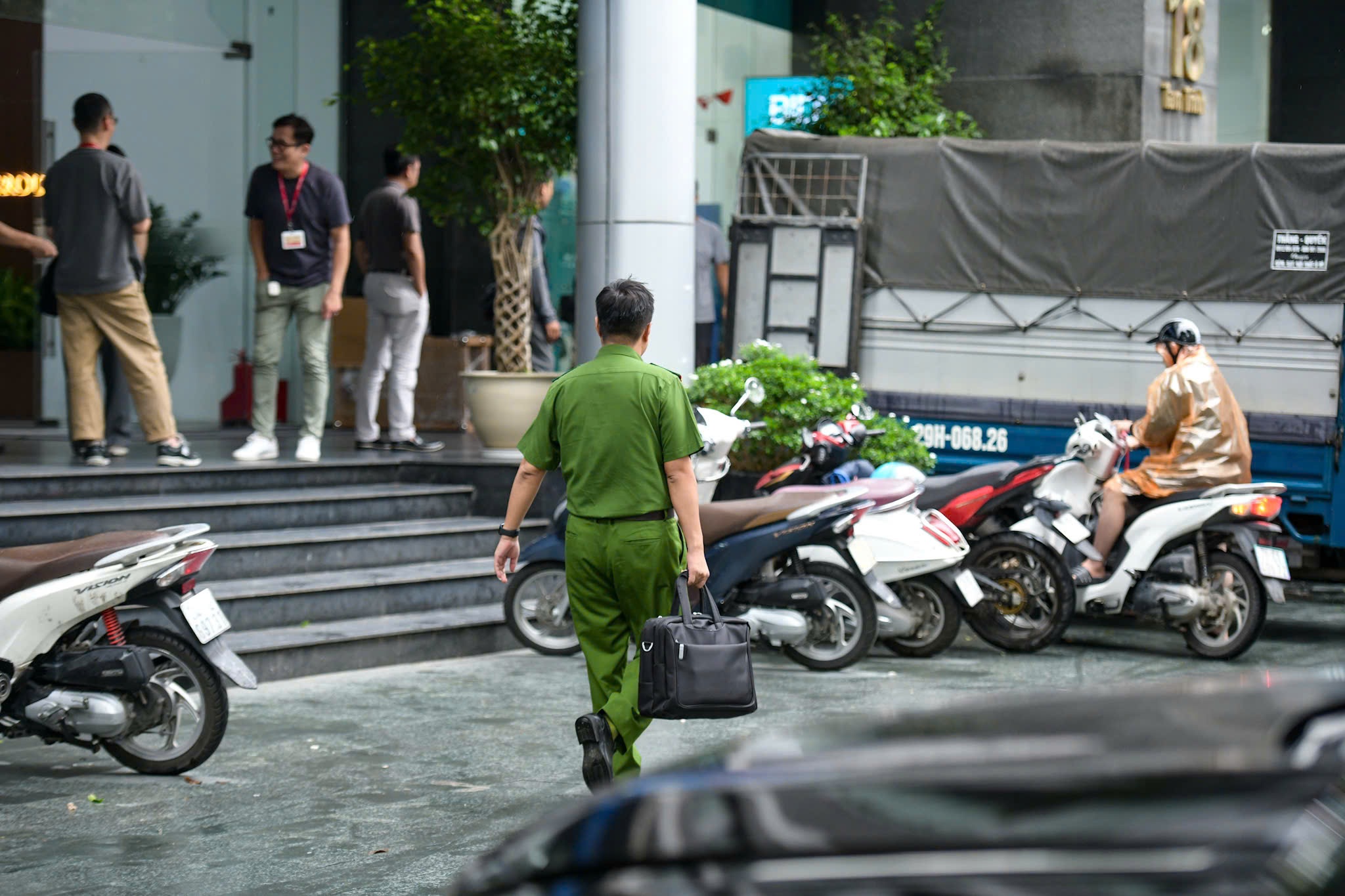 Trước vụ Shark Nguyễn Hòa Bình, loạt dự án lừa đảo tiền ảo đã bị triệt phá - 1