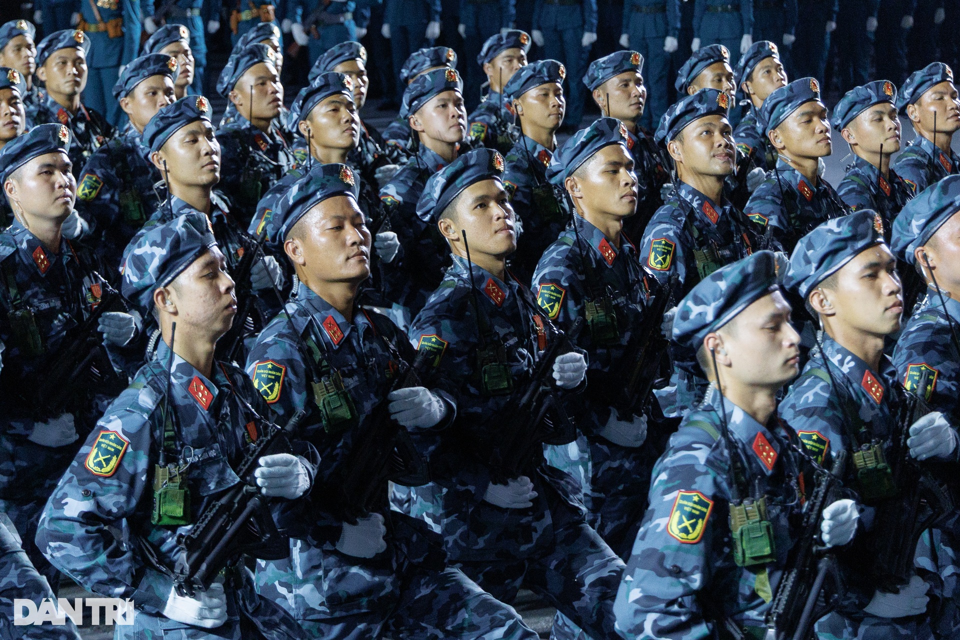 Bộ Quốc phòng và Bộ Công an kiểm tra hợp luyện diễu binh, diễu hành ở TPHCM - 11 Bộ Quốc phòng và Bộ Công an kiểm tra hợp luyện diễu binh, diễu hành ở TPHCM - 11