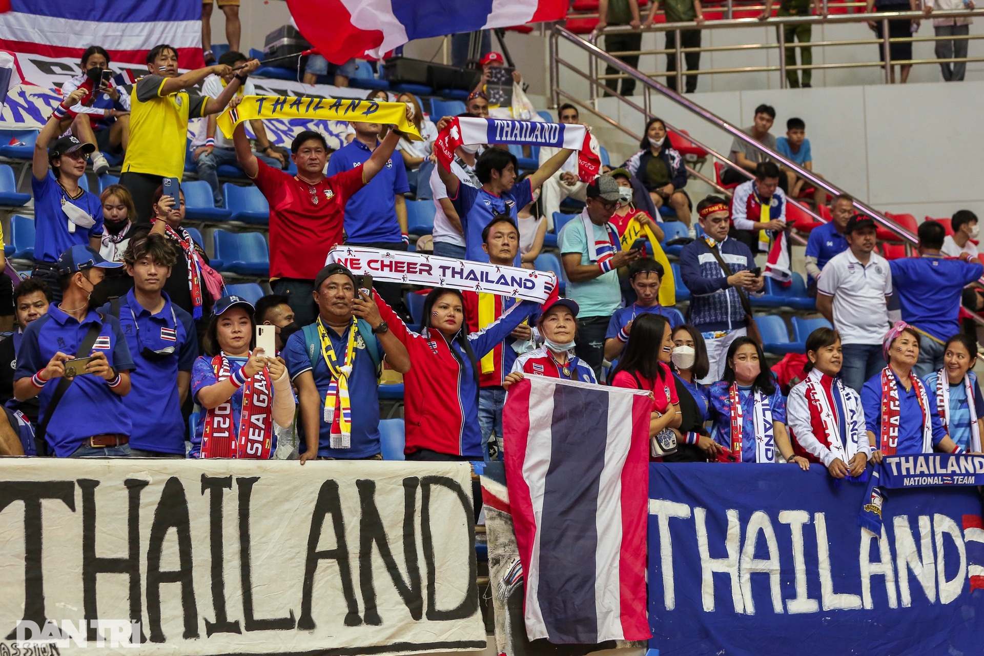 Thắng futsal Việt Nam, cầu thủ Thái Lan nhảy múa, ăn mừng đầy phấn khích - 10 Thắng futsal Việt Nam, cầu thủ Thái Lan nhảy múa, ăn mừng đầy phấn khích - 10