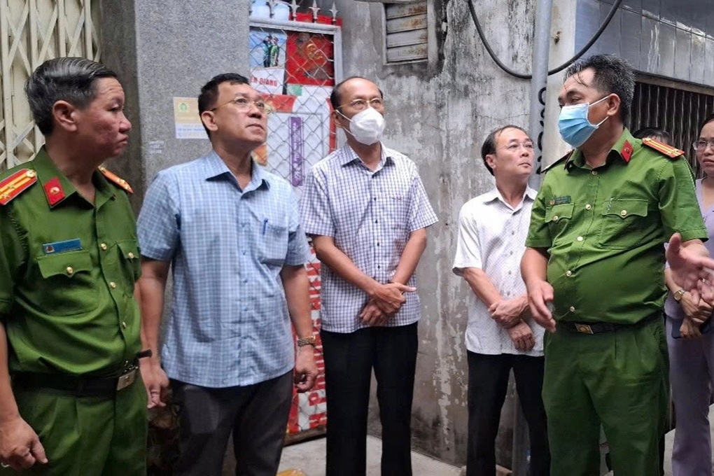 Cháy nhà 4 người chết ở Tiền Giang: Hẻm nhỏ 1m, xe chữa cháy khó tiếp cận - 3