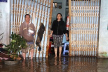 Lũ phá cửa cuốn trôi tài sản, nhiều gia đình trắng tay sau "đại hồng thủy"