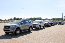 Giảm sốc gần 40.000 chiếc, xe nhập "trượt dốc không phanh" tại Việt Nam