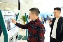 Hà Nội dùng xe buýt cũ làm văn phòng lưu động giải quyết thủ tục hành chính