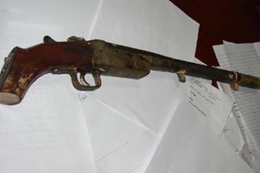 "Thanh toán" nhau bằng súng hoa cải