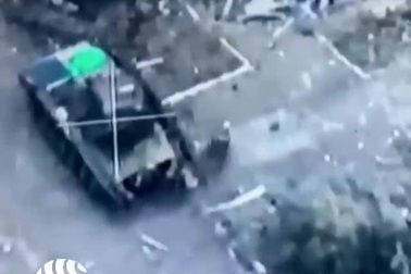 Xe chiến đấu bộ binh BMP Nga sống sót thần kỳ trong cơn mưa đạn của Ukraine