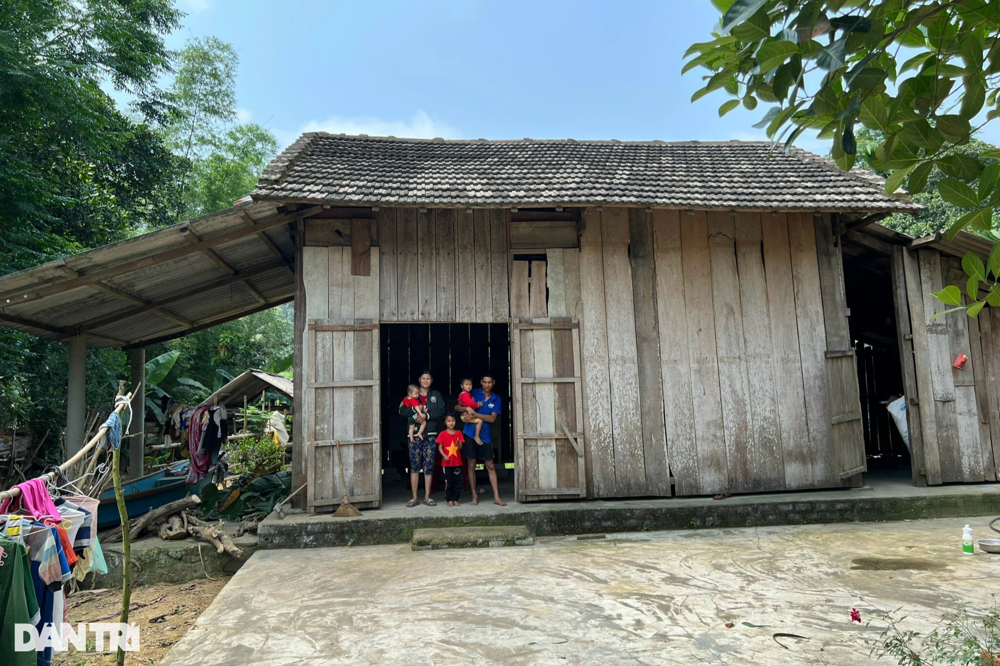 Cám cảnh gia đình bố mẹ ngây dại, đàn con thơ đói ăn, lo thất học - 7