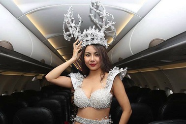 Người mẫu lên tiếng xin lỗi sau scandal mặc phản cảm đón U23 Việt Nam